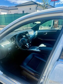 Mercedes-Benz E-Class E220 - 2
