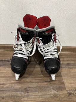 BRUSLE BAUER VAPOR X3.7 , VEL. 39 / 5,5EE - 2
