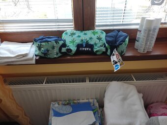 Dětské oblečení a různé potřeby pro holčičku - 2