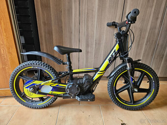 elektrické dětské odrážedlo APOLLO RFZ Sedna 16 PRO - 2