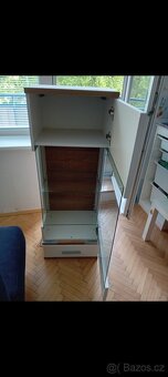 Závěsná obývací skříňka - 2