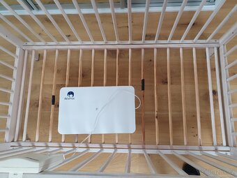 Monitor dechu + 2x postýlka, prostěradla, samolepky na zed - 2