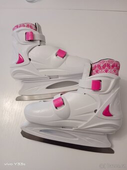 Rostoucí dívčí brusle Sparťan vel. 37-40 - 2