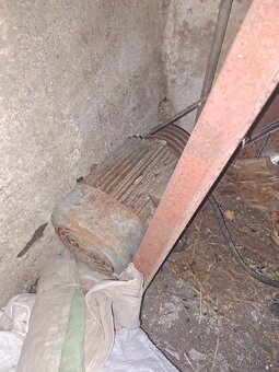 Kladívko srotovnik. A Mixér na řepu. - 2