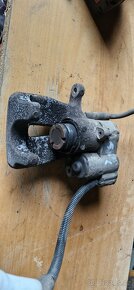 Levy zadni elektricky brzdic audi A8 4E D3 - 2