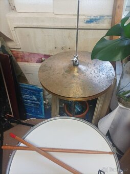 Starší bicí souprava - 2