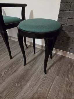 Starozitna sedaci souprava - 2