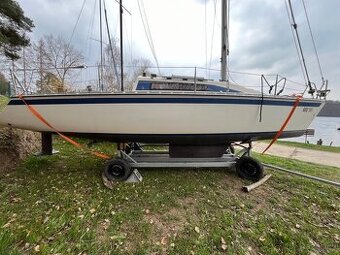 Kajutová plachetnice Friendship 27 - 2