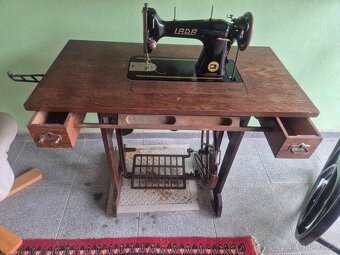Šicí stroj - 2