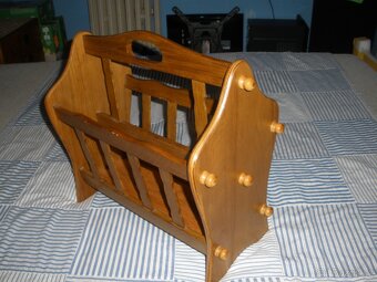 STOJAN NA ČASOPISY - 2