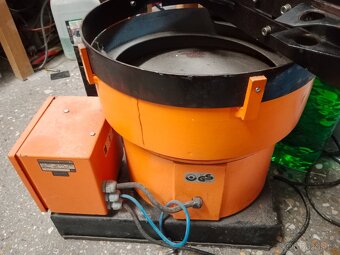 Vibrační řadič hřebíků do pneumatické sponkovačky Holz Her - 2