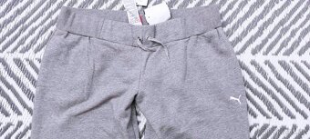 NOVÉ DÁMSKÉ SPORTOVNÍ TEPLÁKY - PUMA - vel. XL - 2