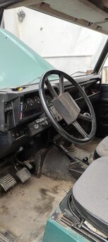 LAND ROVER 110 - 2