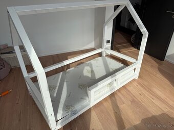 Domečková postel bílá 171 x 91,5 x 131 včetně matrace - 2