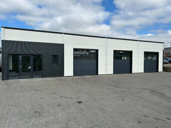 Stavební komerční pozemek 3000m2, novostavba haly u Brna D1 - 2
