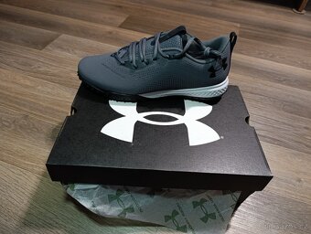 Under Armour turfy nové vel. 43 - 2