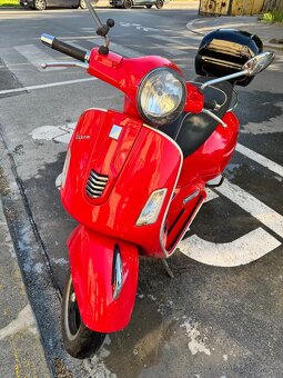 Vespa GTS 300 Super - 2