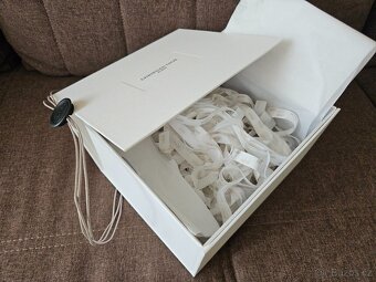 Papírové tašky a krabice LV ,Burberry, Dior, Louboutin - 2