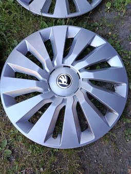 Prodám originál poklice 16" škoda - 2