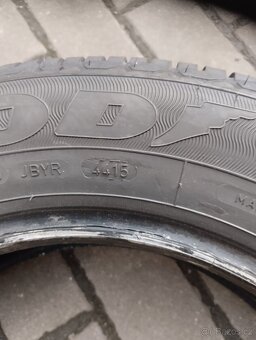 Goodyear 185/65 R15 DOT4415 - 2