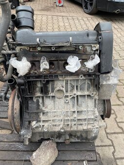 Motor 1.6 74KW AKL Octavia I - 2