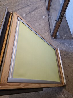 Střešní dřevěná okna VELUX - 2