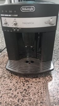 Nefunkční kávovar DéLonghi ESAM 3000 B. na ND - 2
