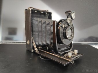 Starý fotoaparát Zeiss Ikon Derval - 2