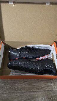 Nike kopačky phantom  42,5eu - 2