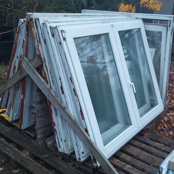 (REZERVACE do 8.11.) 8 ks PVC oken s dvojsklem 150x130cm - 2