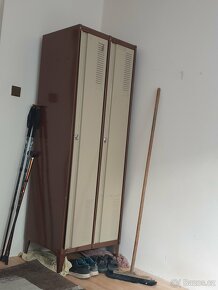 Plechová uzamykatelná šatní dvouskřín v185x h50x š 62cm - 2