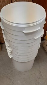 Plastový kbelík - vědro 20 nebo 30L - 2