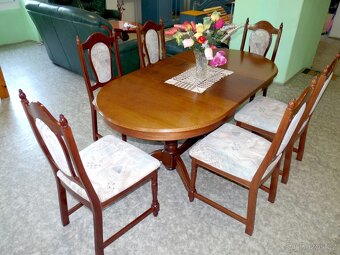 rozkládací stůl + 6 ks látkově polstrovaných židlí - 2