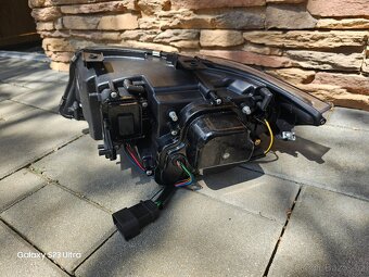 Svetlo xenon bmw e90 - 2