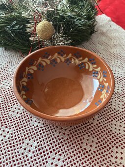 Různé misky a příbory - 2