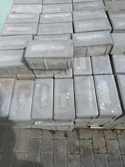 Prodám betonovou dlažbu - 2