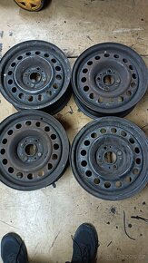 BMW E30 disky a puklice - 2