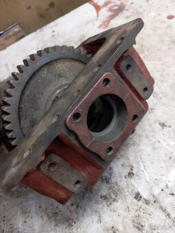 Skříň předního náhonu zetor - 2