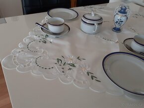 Barevně vyšívaný ubrus,vhodný dárek - 2