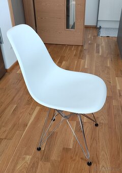 Sada 4x Vitra Eames Plastic Side Chair (DSR) – bílá, chrom - 2
