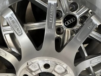 Audi zimní kompletní kolo Speichen-Stern-Design na RS5 - 2