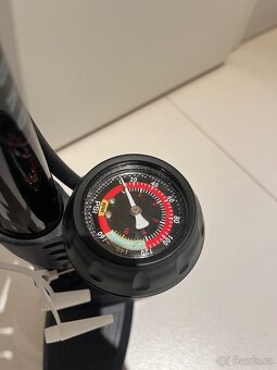Pumpa s manometrem - 2