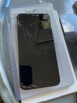Displeje pro iPhony - 2