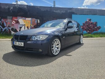 Bmw e91 330d - 2