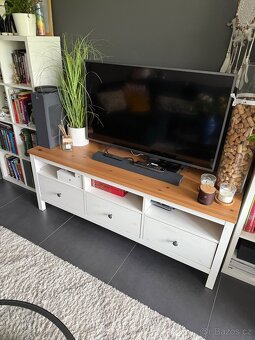 Televizní stolek IKEA Hemnes - 2