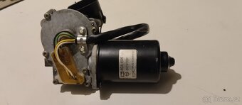 Opel Zafira 1,6 16V 1999, X16XEL, motorek předních stěračů - 2