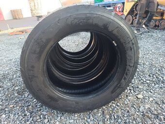 Nakladni pneu 295/60 r22,5 - 2