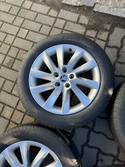 ORIGINÁL Alu Škoda STRATOS R17, 5x112 - TOP STAV, LETNÍ PNEU - 2