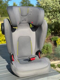 Britax Römer Kidfix III M 15-36kg - 2