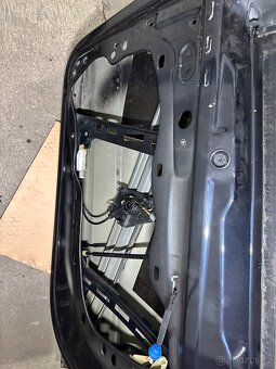Pravé přední dveře VW Passat CC 3C LC9X - 2